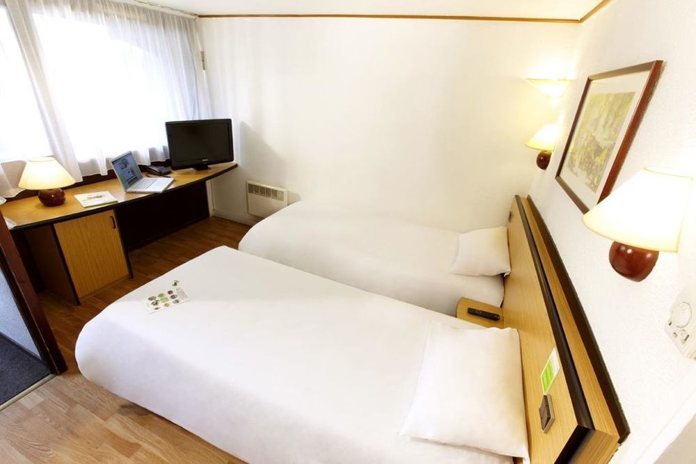 Campanile Marseille Vitrolles Griffon Hotel Ruang foto