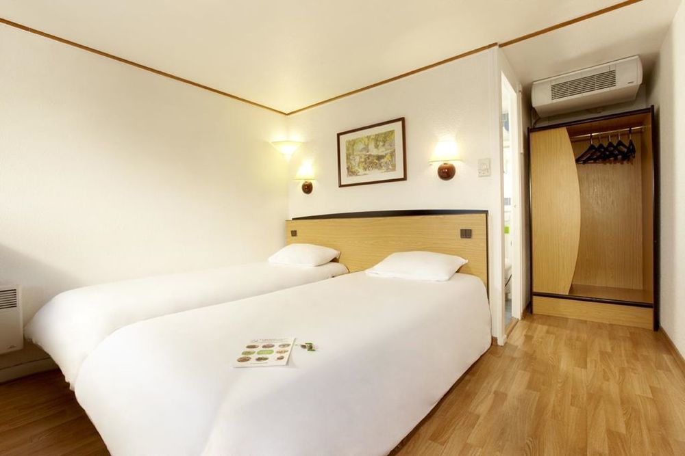 Campanile Marseille Vitrolles Griffon Hotel Ruang foto
