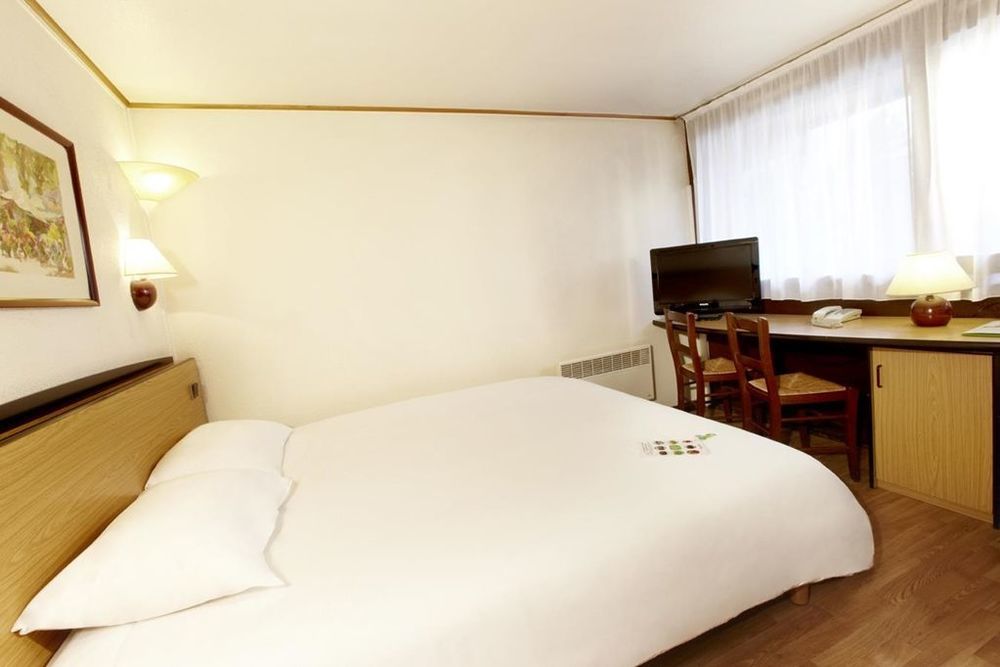 Campanile Marseille Vitrolles Griffon Hotel Ruang foto